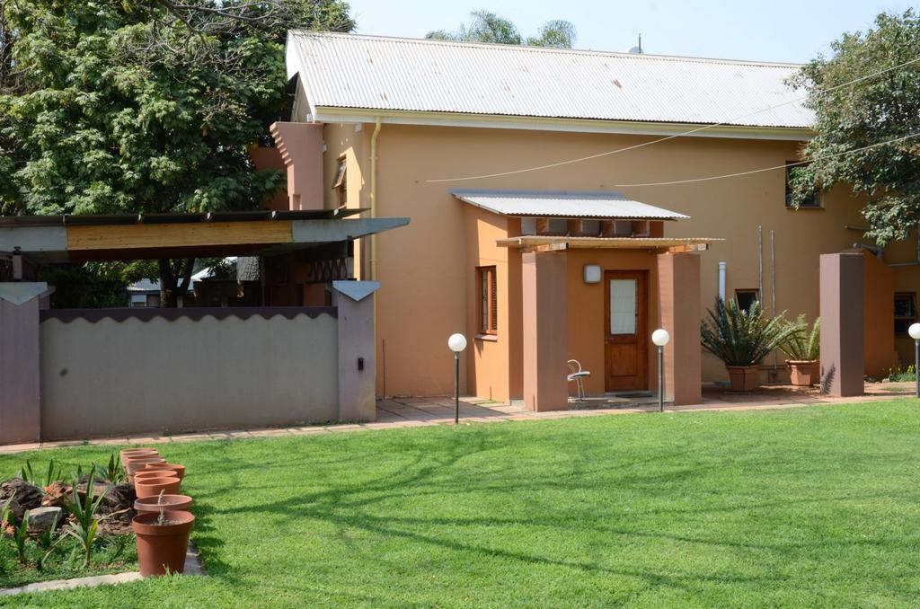 Bed & Breakfast In Hatfield Pretoria-Noord Extérieur photo