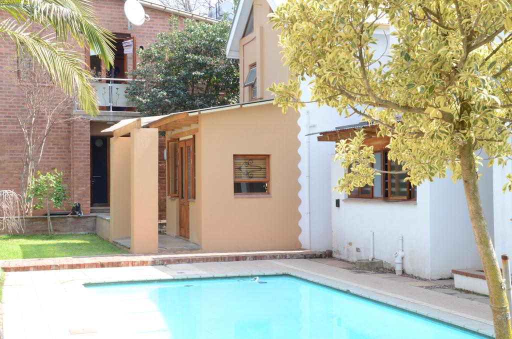 Bed & Breakfast In Hatfield Pretoria-Noord Extérieur photo